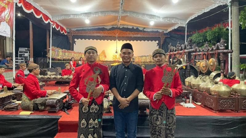 Konsisten Nguri-uri Budaya, Sumanto Diganjar Gelar 'Satriyo Pelestari Budaya Ringgit Purwo'