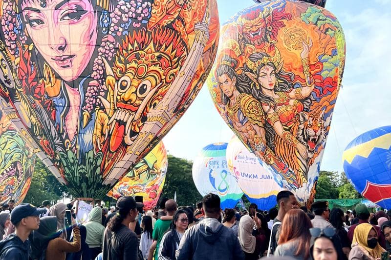 Antusiasme Membludak, Festival Balon Udara Perdana di Tembalang Jadi Magnet Ribuan Warga