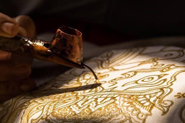 Rahasia Matematika di Balik Motif Batik, dari Simetri hingga Pola Fibonacci