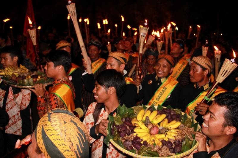 9 Tradisi Malam Satu Suro di Berbagai Daerah yang Masih Dilestarikan hingga Kini