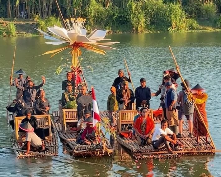 Saat Serayu Jadi Pengantin dalam Prosesi Manten Gethek