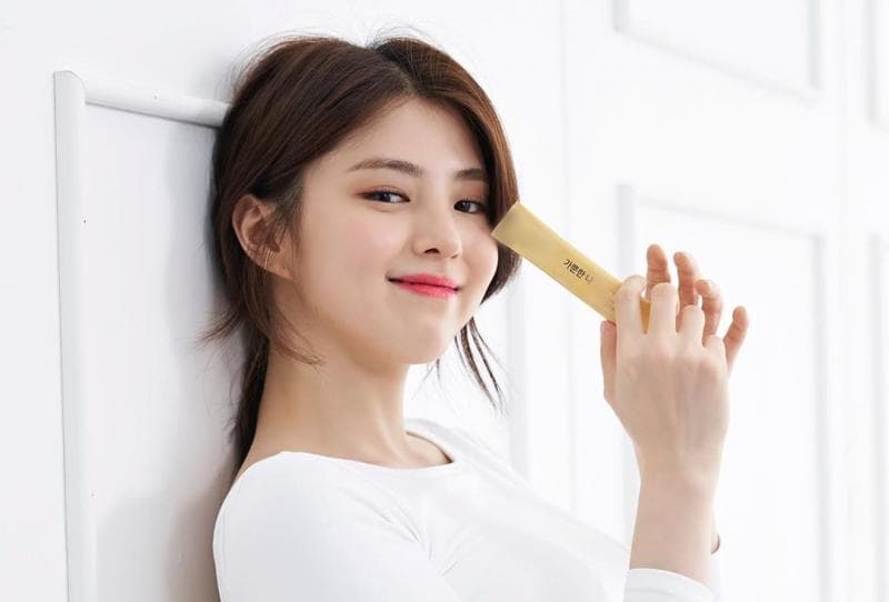 Kepribadian Han So Hee sangat berbeda dengan tokoh Yeo Da Kyung dalam drama <i>The World of Married</i>. (Instagram/Xeesoxee) 