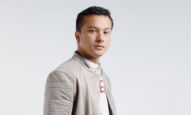 Ternyata Nicholas Saputra punya banyak kebiasaan unik, lo. (Instagram/Nicofans12)