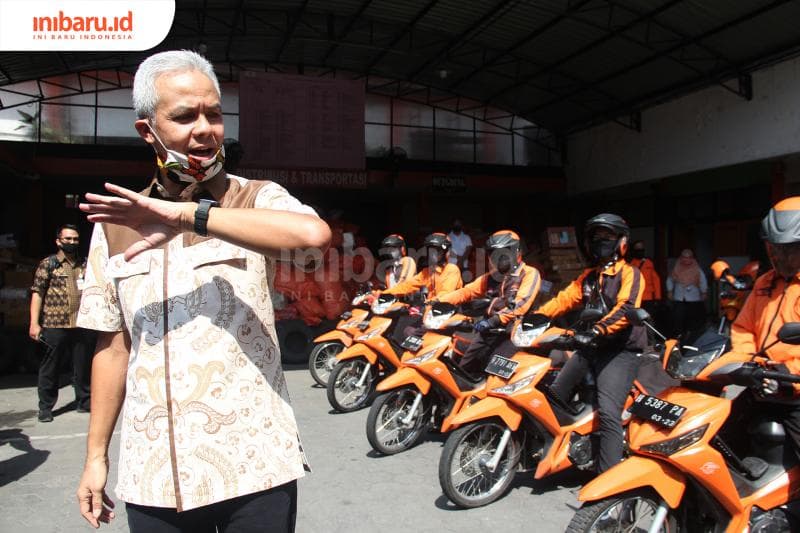 Ganjar Pranowo menggandeng PT Pos Indonesia untuk mendistribusikan bantuan. (Inibaru.id/ Triawanda Tirta Aditya)<br>