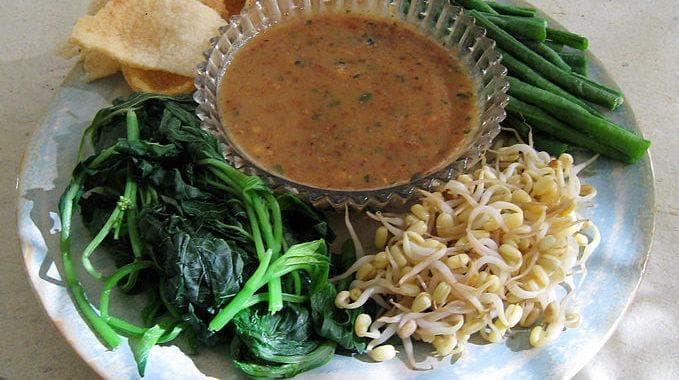 Tampilan pecel (bumburesto.com)