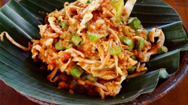 Kamu juga bisa menikmati makanan karedok (caramembuat.id)