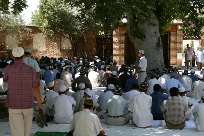 Suasana salat Id di luar ruangan. (Flickr/novecentino)<br>
