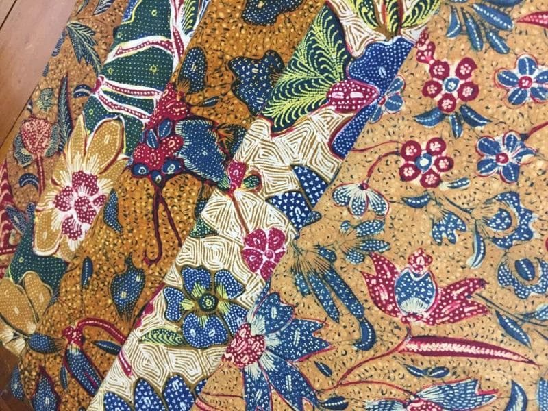 Batik Tiga Negeri Keluarga Tjoa, Mahakarya Peranakan Tionghoa dengan Pewarnaan dari Tiga Kota