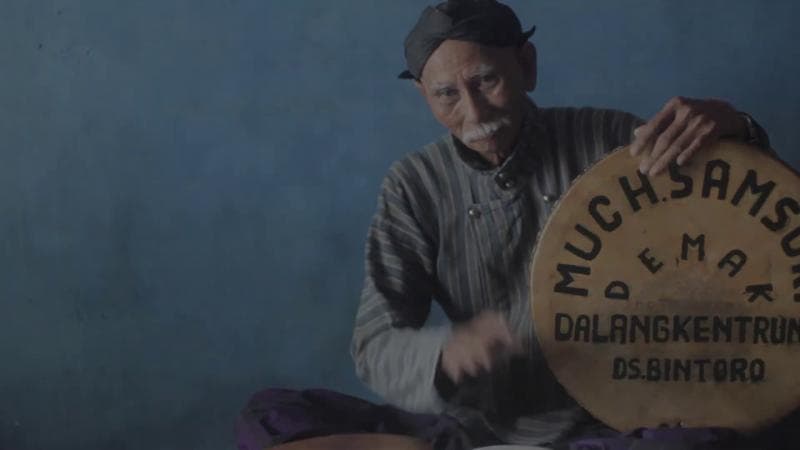 Mbah Samsuri, seniman Kentrung asal Demak. (Youtube)<br>