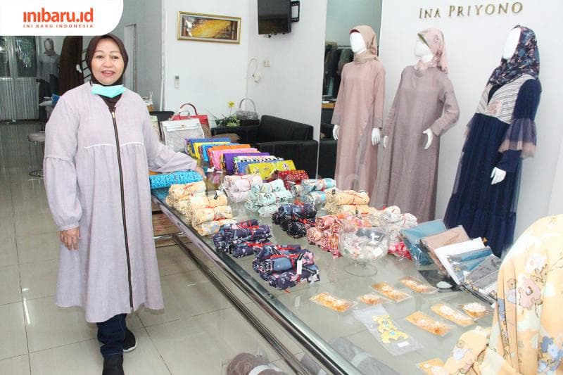 Belajar Desain secara Otodidak, Ina Priyono Jadi Desainer Baju Muslim Kenamaan di Semarang