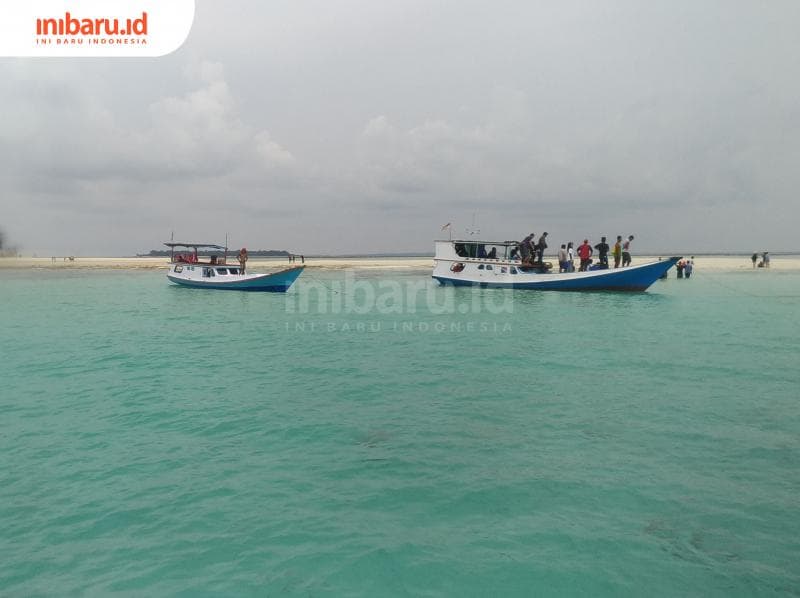 Di musim kemarau pulau ini pasti ramai dikunjungi wisatawan. (Inibaru.id/ Issahani)<br>