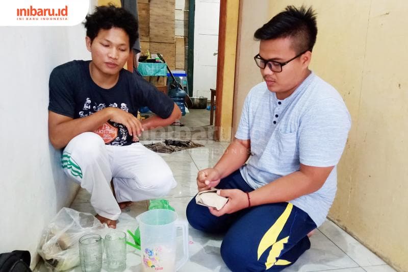 Rayakan dengan masak bersama di kos. (Inibaru.id/ Zulfa Anisah)