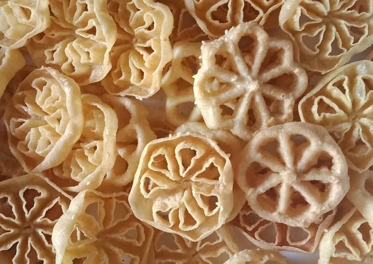 Kembang goyang (cookpad.com)