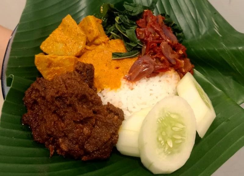 Ilustrasi nasi padang yang dibungkus (instagram.com/stevanielim)