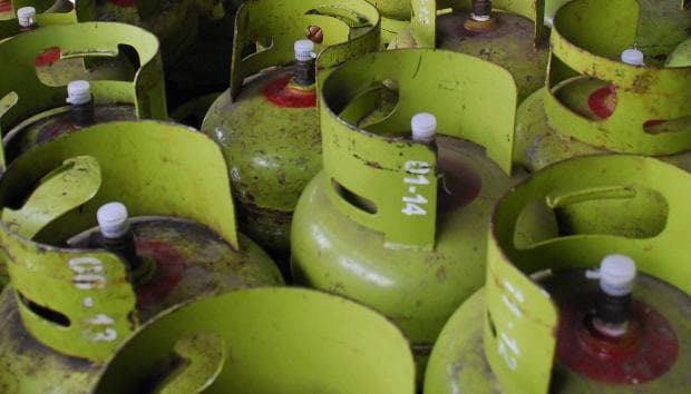 Ilustrasi gas berlabel SNI. (Tempo./ Dinul Mubarok)