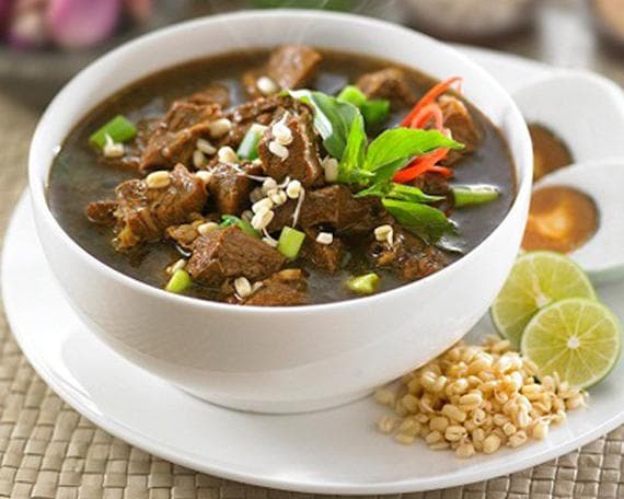 Rawon dengan kuahnya yang gurih. (Resepnasional)