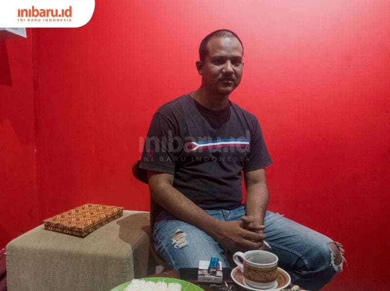 Ershad, memberdayakan masyarakat Desa Mijen dengan pengolahan logam bekas sejak 2016. (Inibaru.id/ Audrian F)<br>