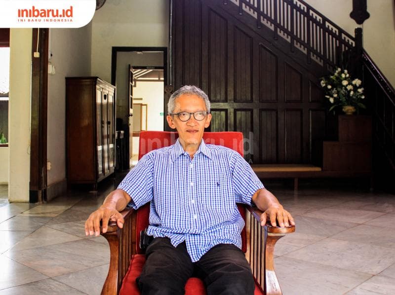 Dwi Prakoso menceritakan banyak hal mengenai Rumah Abraham Fletterman. (Inibaru.id/ Audrian F)<br>