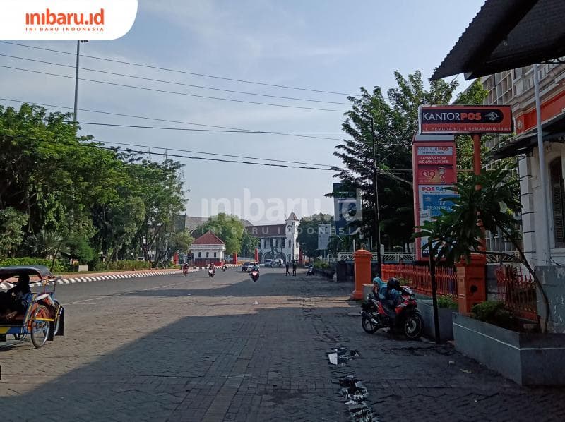 Jl. Anyer-Panarukan (Pemuda) yang melintang di depan Kantor Pos Semarang. (Inibaru.id/ Zulfa Anisah)