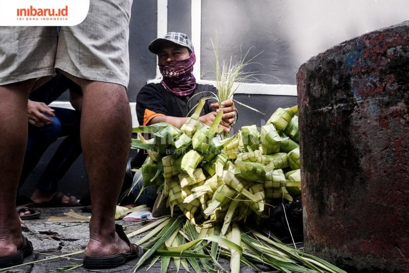 Ada yang pesan terlebih dahulu lalu diambil beberapa jam kemudian. (Inibaru.id/ Audrian F)<br>