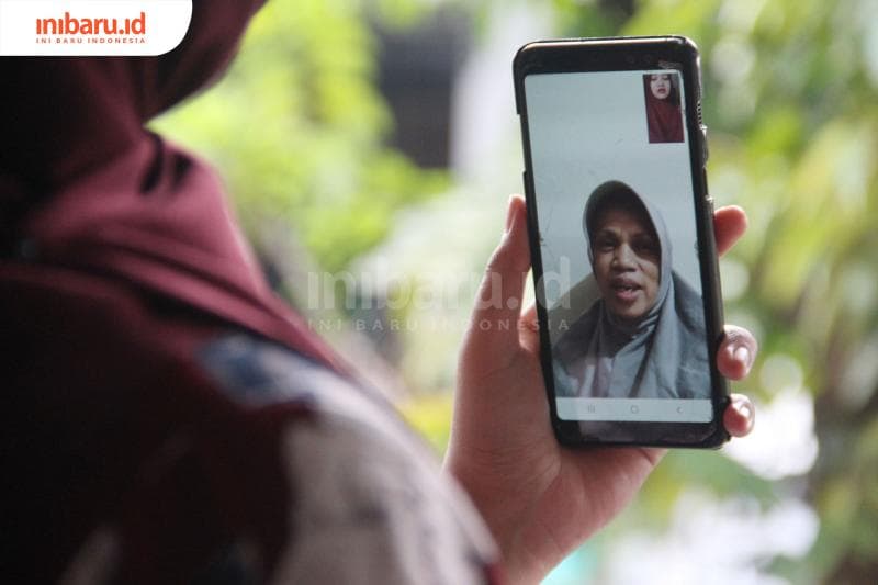 Video call bisa jadi penawar rindu. (Inibaru.id/ Triawanda Tirta Aditya)