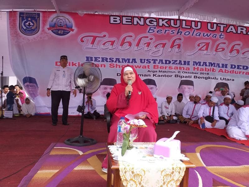 Kabar meninggalnya Mamah Dedeh dibantah keluarganya. (Garudacitizen.com)