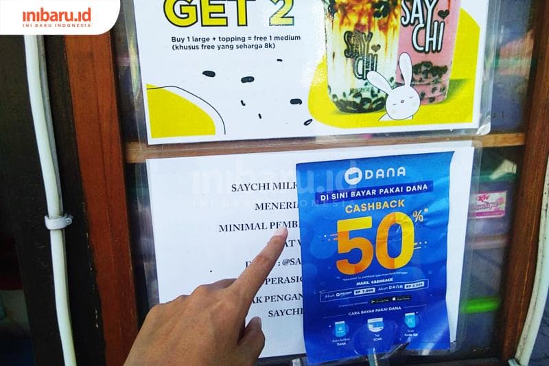 E-wallet dapat digunakan untuk membeli berbagai macam kebutuhan seperti makanan dan minuman. (Inibaru.id/ Isma Swastiningrum)<br>