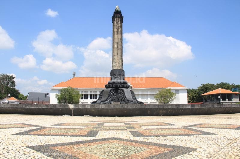 Suasana sunyi dan sepi di kawasan Tugu Muda. Sebelumnya, tempat ini selalu menjadi tempat wisata Semarang favorit, khususnya bagi kaum milenial.<br>