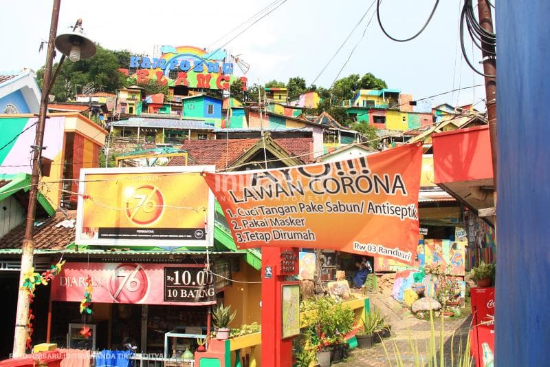 Kampung Pelangi juga nyaris nihil wisatawan pada 15 April 2020.