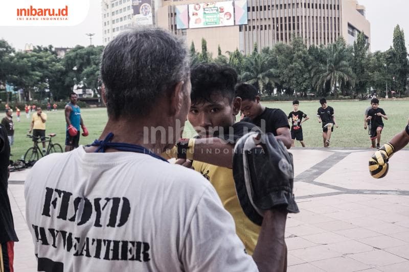 Peralatan berlatih pakai perkakas seadanya. (Inibaru.id/ Audrian F)<br>