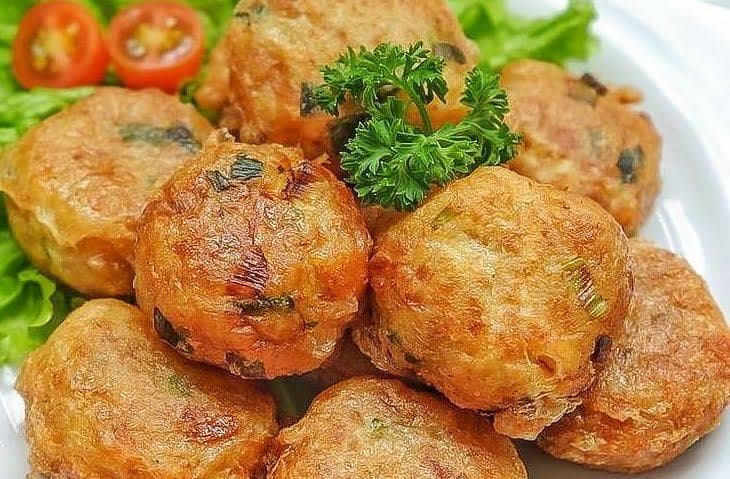 Perkedel dibuat dari bahan utama kentang dan telur. (Idntimes)