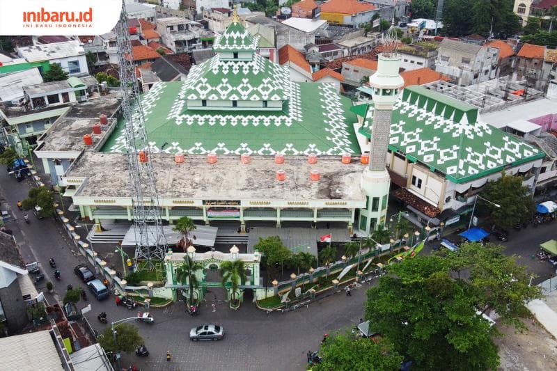 Penampakan Masjid Kauman dari atas. (Inibaru.id/ Triawanda Tirta Aditya)