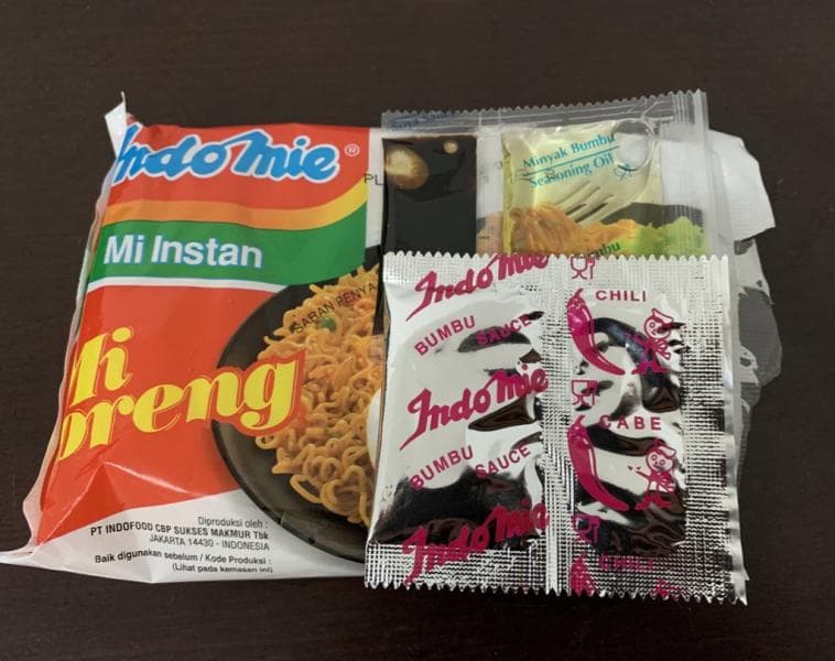 Penampakan bumbu Indomie goreng. (Twitter.com/Dianmalik)