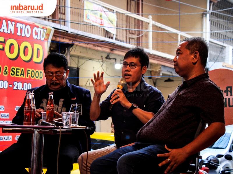 Dr. Anton Suparno, M. H (tengah) banyak mengkritisi Wayang Potehi. (Inibaru.id/ Audrian F)<br>