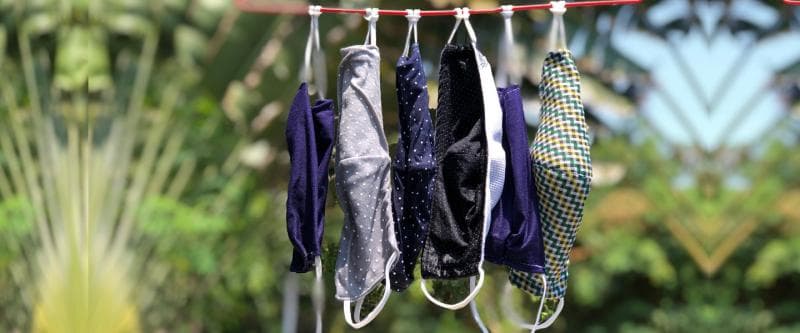 Ilustrasi menjemur masker. (iStock)