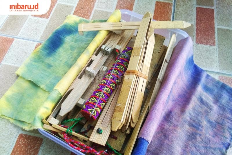 Berbagai macam model karinding yang dibuat dan dimiliki Iwenk. (Inibaru.id/ Isma Swastiningrum)