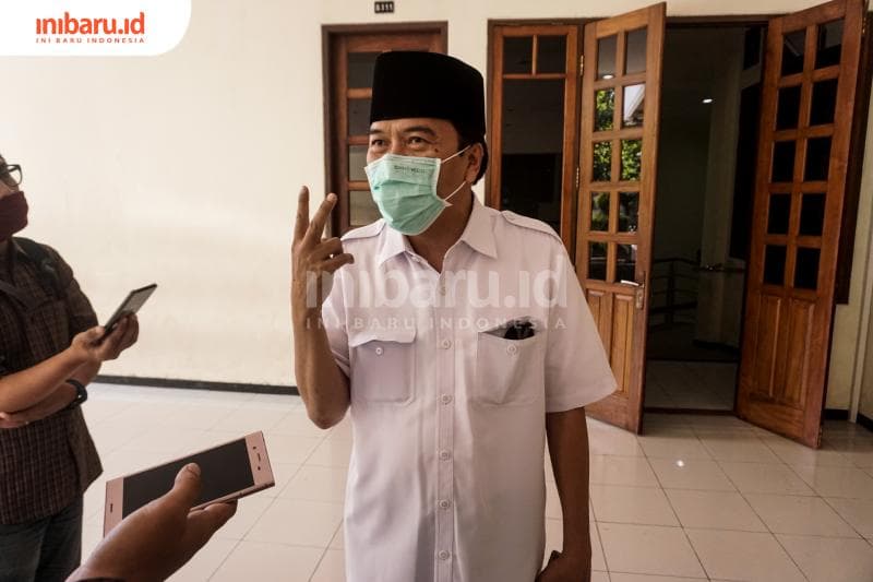 Prof Dr Yos Utama SH MH membeberkan kalau Undip memberi bantuan kuota sebesar Rp 100 ribu per wisudawan. (Inibaru.id/ Audrian F)<br>