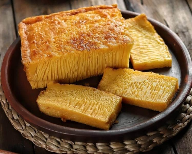 Bukan dari Ibu Kota Maluku, Bika Ambon Berasal dari Kota Medan, lo!