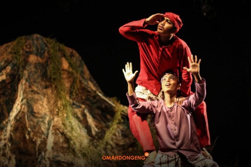 Salah satu kegiatan para peserta didik ODM di Festival Teater Jawa Tengah 2019. (dokumentasi Omah Dongeng Marwah)