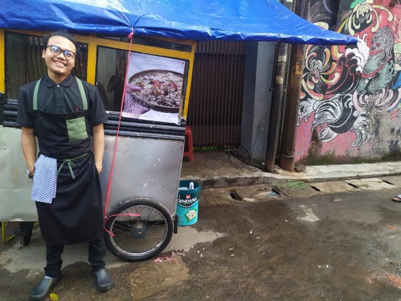 Gerobak nasi goreng. (Twitter.com/tiarbah)