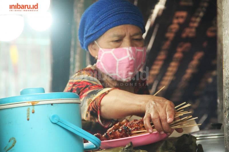 Harus sabar ya karena banyak yang antre.&nbsp; (Inibaru.id/ Zulfa Anisah)&nbsp;