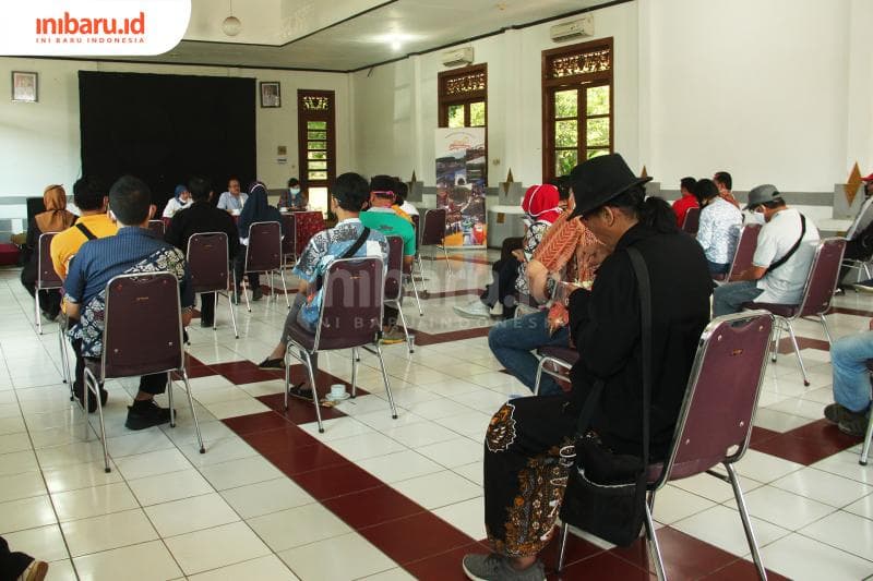 Simulasi penggunaan anjungan di Grand Marokoco. (Inibaru.id/ Zulfa Anisah)