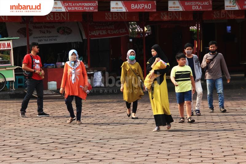 Rombongan pengunjung dari luar kota (Inibaru.id/ Triawanda Tirta Aditya)