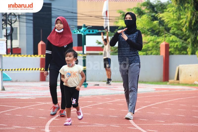 Ilustrasi berolahraga di tempat umum. (Inibaru.id/Triawanda Tirta Aditya)<br>