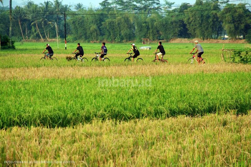Mereka yang hobi bersepeda juga mengeksplorasi tempat ini.<br>