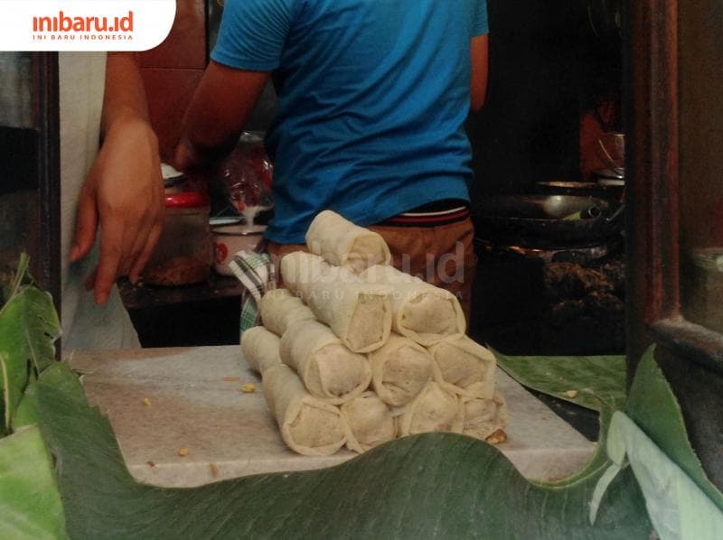 Lunpia basah bisa digoreng dahulu atau dimakan langsung. (Inibaru.id/ Sitha Afril)