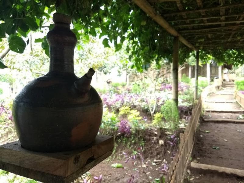 Ilustrasi kendi. (Instagram/henny_andrianto)