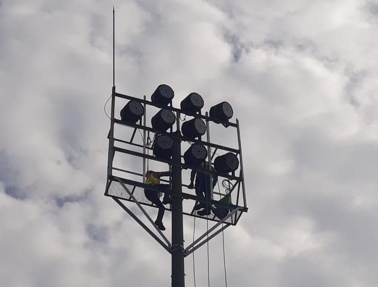 Lampu stadion dilengkapi. (Inibaru.id/ Audrian F)<br>