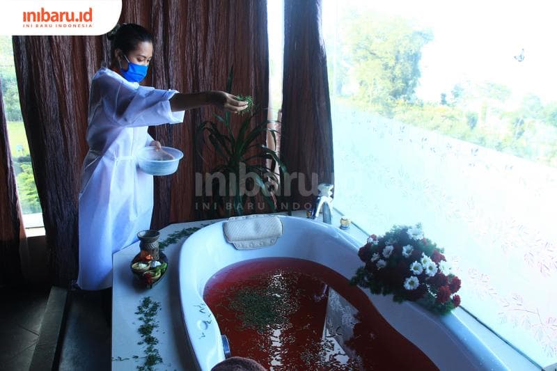 Spa Semarangan menggunakan rempah-rempah alami. (Inibaru.id/ Audrian F)<br>