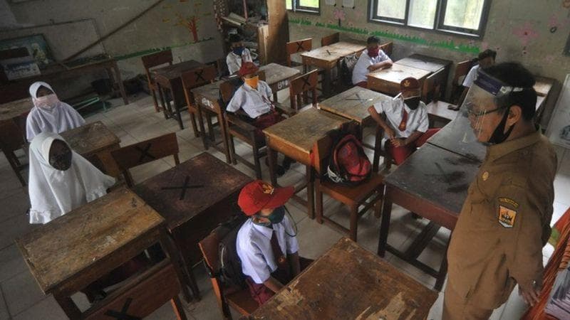 Kegiatan belajar tatap muka langsung. (Bbc/Antara)<br>